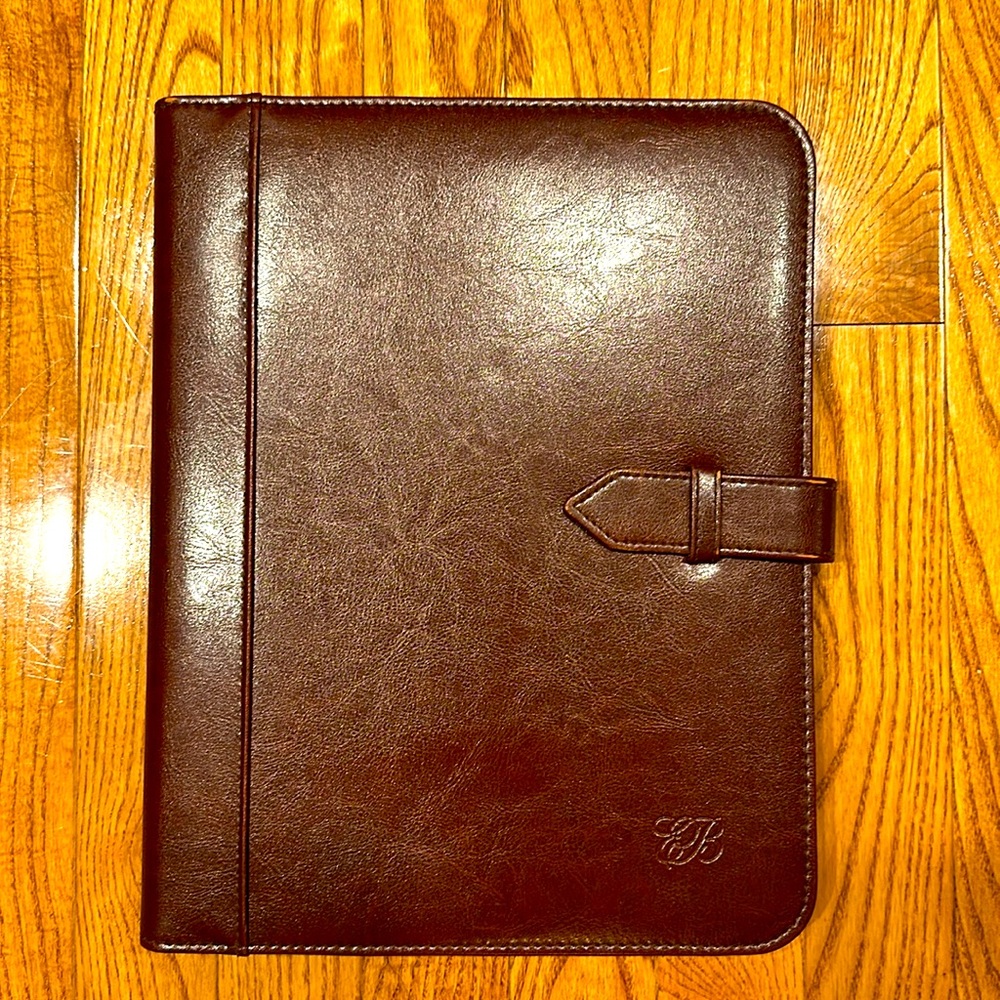 Enzo Baglioni Brown portfolio